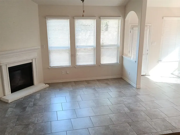 3665 Bainbridge St — Photo 7