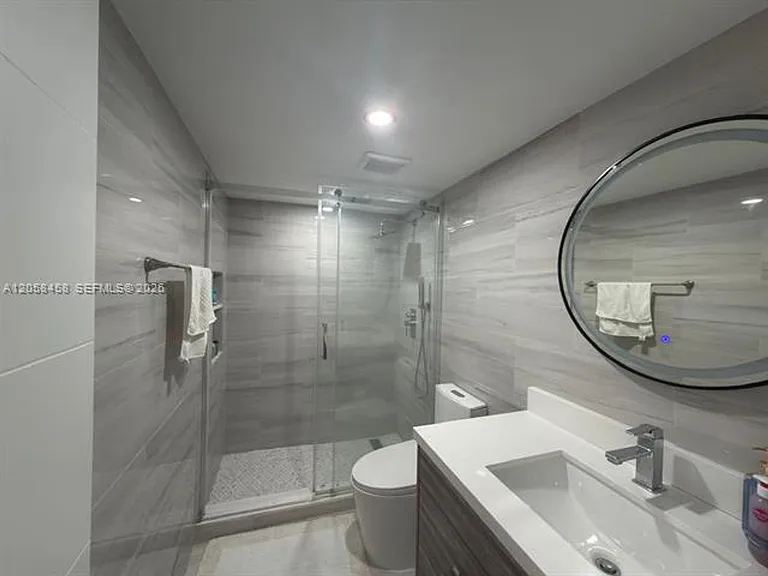 1800 Collins Avenue Cu #3H — Photo 11