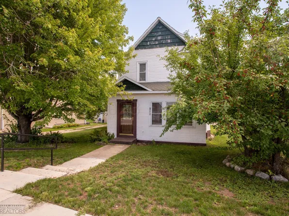 511 S Lake St, Frazee, MN 56544