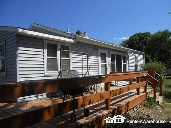 3rd image of 7180 Lakeview Dr