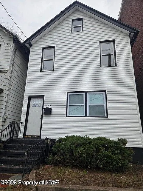 Building Photo - 131 Academy St