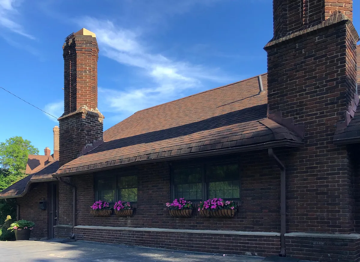 Building Photo - 16300 S Woodland Rd