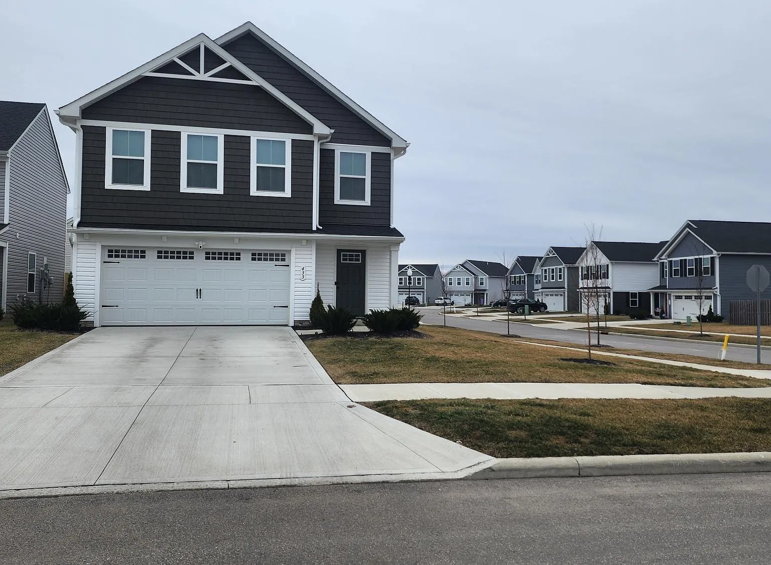 5 bed, 2.5 bath, 2134 sqft, $2,600 — Photo 1