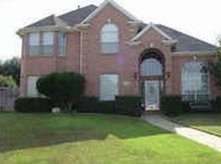 425 Montreal Ct, Hurst, TX 76054