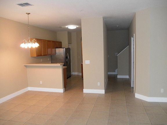 4th image of 1011 Pipers Cay Dr