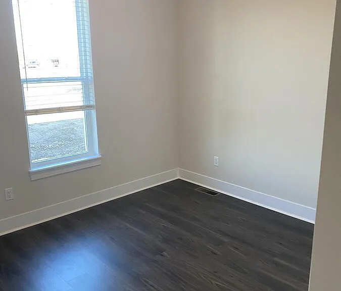 W218N16046 Tiger Lily Dr — Photo 14