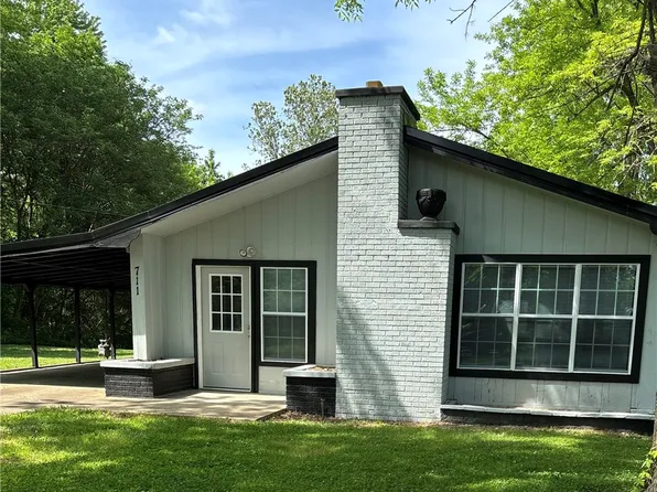 711 E Walnut St, Paragould, AR 72450
