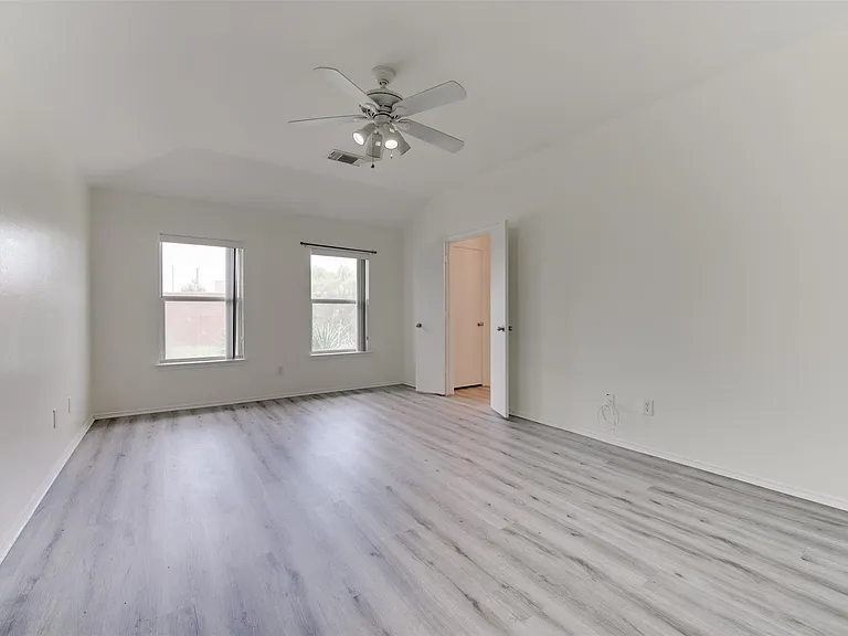 5918 Laramie River Ct — Photo 18