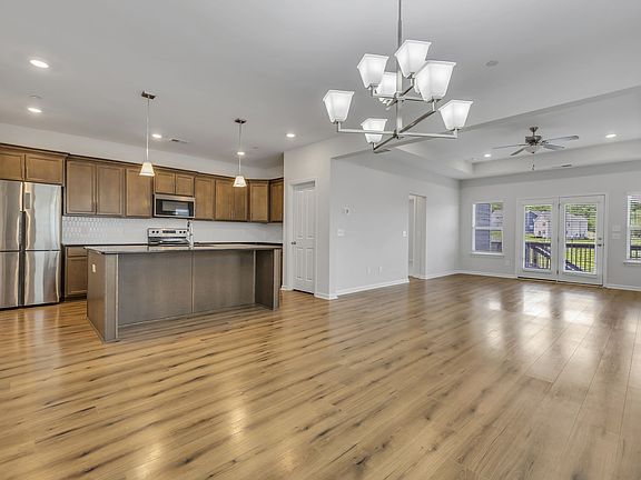 2nd image of 6014 Doster Dr