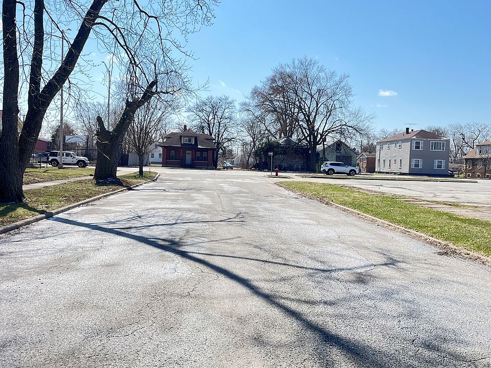 1st image of 15807 Myrtle Ave