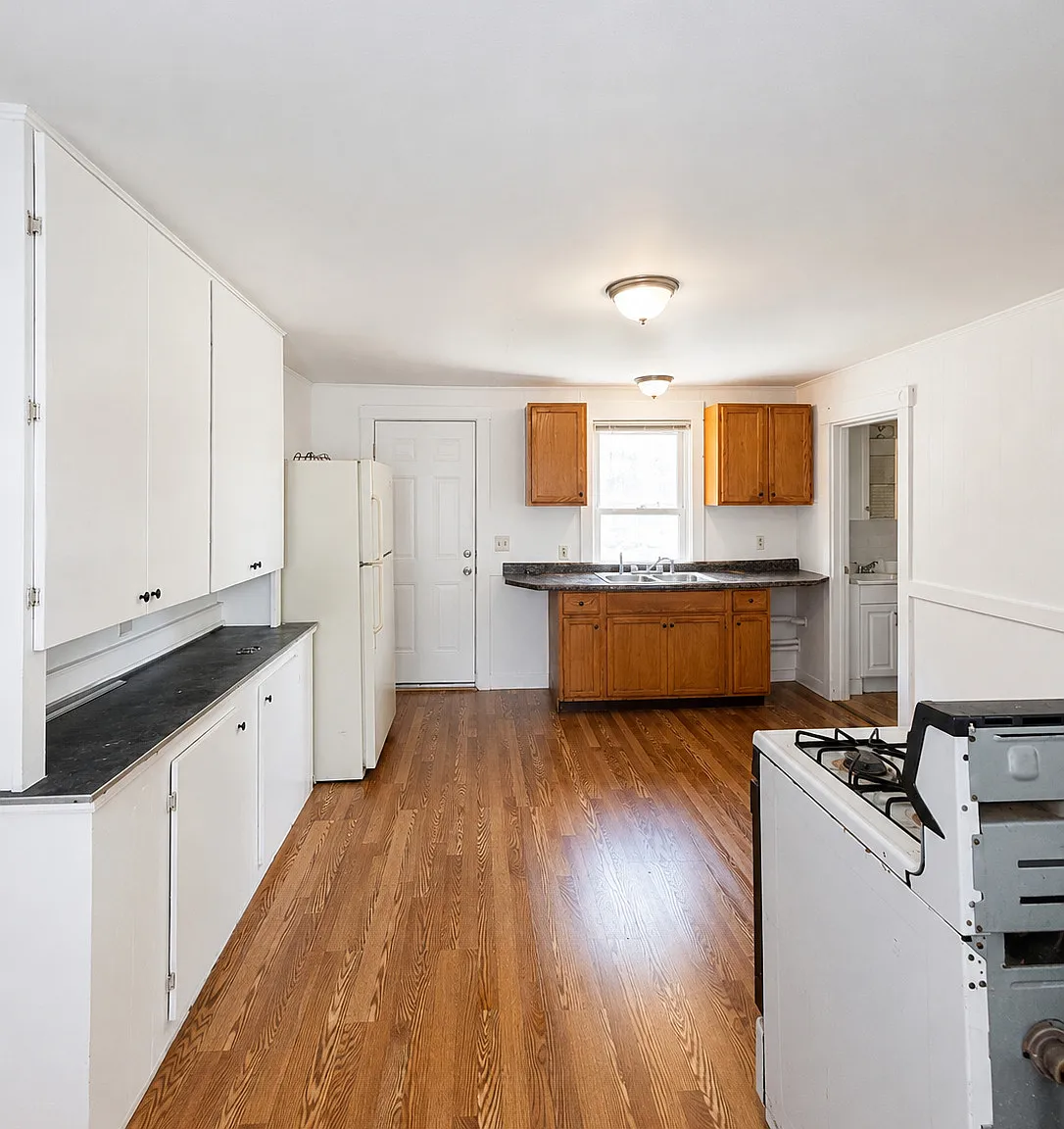 2 bed, 1.0 bath, 825 sqft, $1,250 — Photo 1