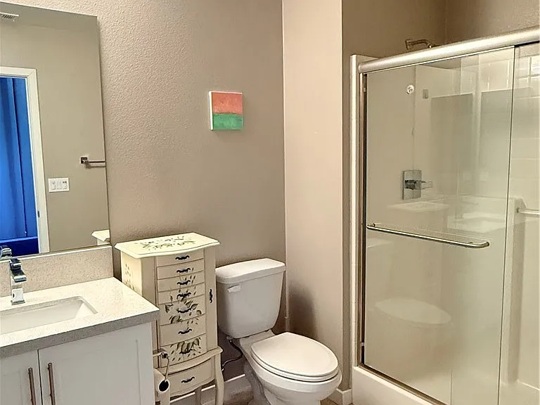 713 Manhattan Dr — Photo 9