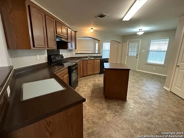 2111 Red Rock Xing — Photo 10