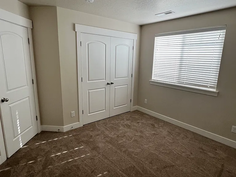50 N 2050 W — Photo 28