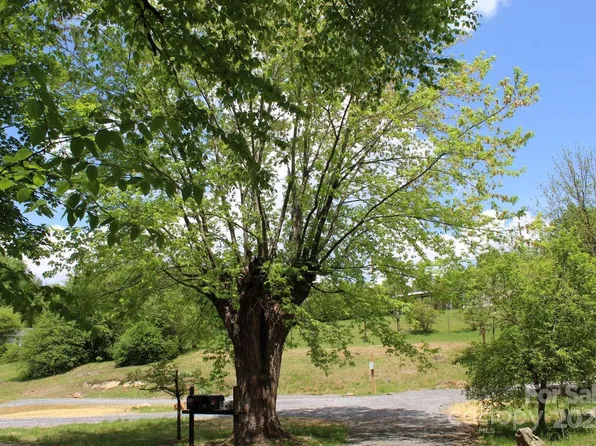 505 Mundy Field Rd, Canton, NC 28716