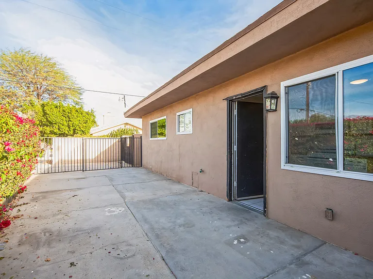 74460 Alessandro Dr — Photo 4