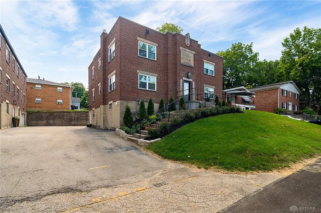 1 bed, 1.0 bath, 800 sqft, $1,600 — Photo 2