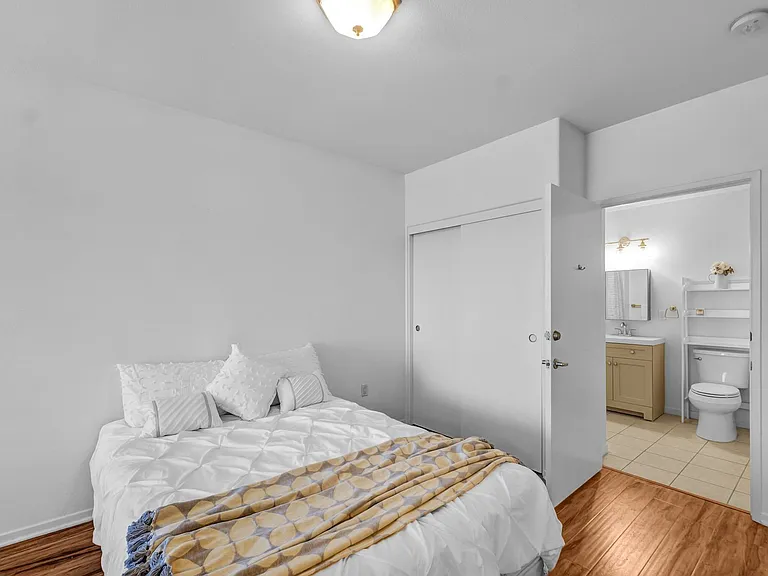 580 W Main St #318 — Photo 16