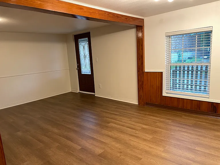 910 Raguet St #101 — Photo 8