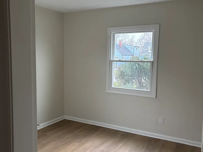922 E 19th Ave — Photo 5