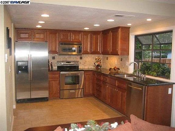 5th image of 703 Iroquois Way