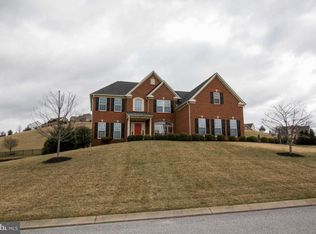 37 Fawn Hill Rd, Hanover, PA 17331