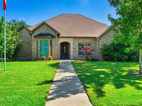 2956 Phyllis Ln, Farmers Branch, TX 75234