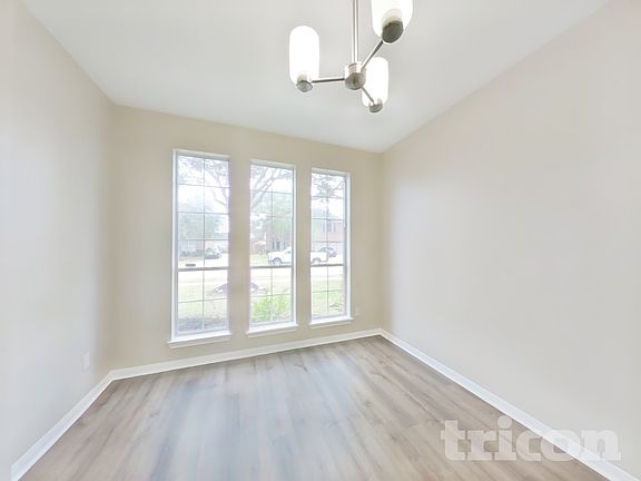 3rd image of 4015 Camelia Glen Ln