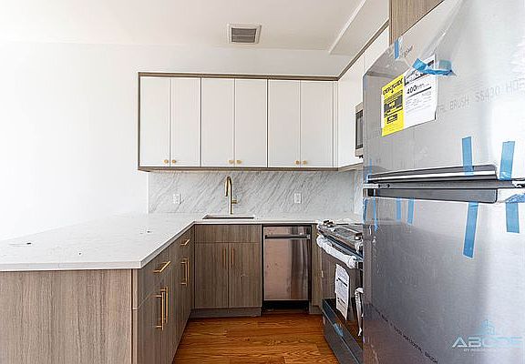 2nd image of 376 Hawthorne St #1