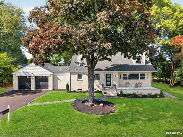 30 Birch St, Emerson, NJ 07630