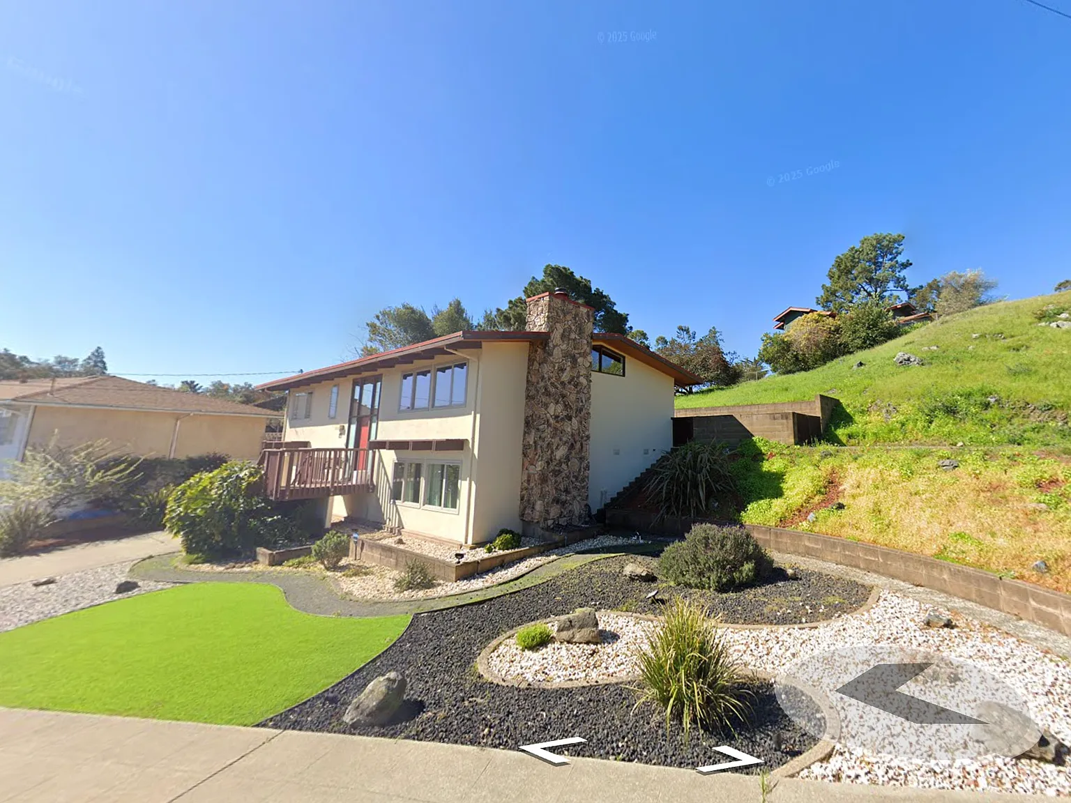 853 Kensington Rd — Photo 3