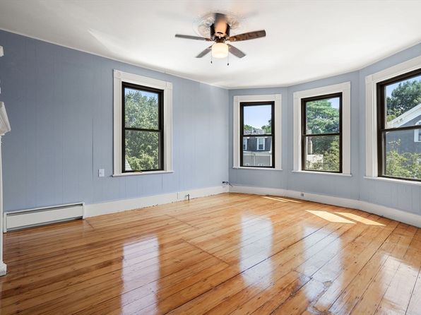526 E 5th St APT 3