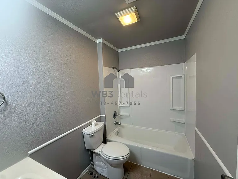 1116 Maple St — Photo 16