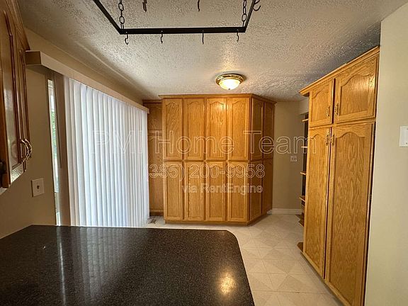5th image of 531 S Mountain Rd