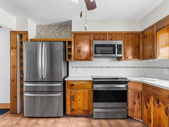 4th image of 36 Eldridge Ave