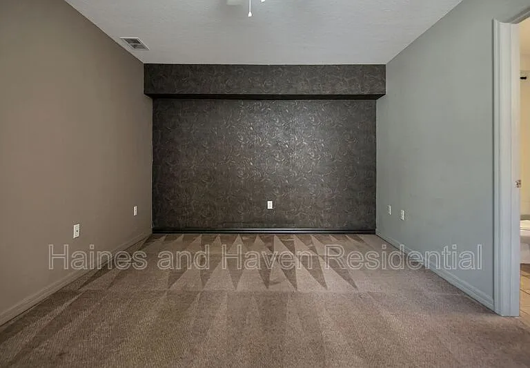 2326 Fan Palm Dr — Photo 8