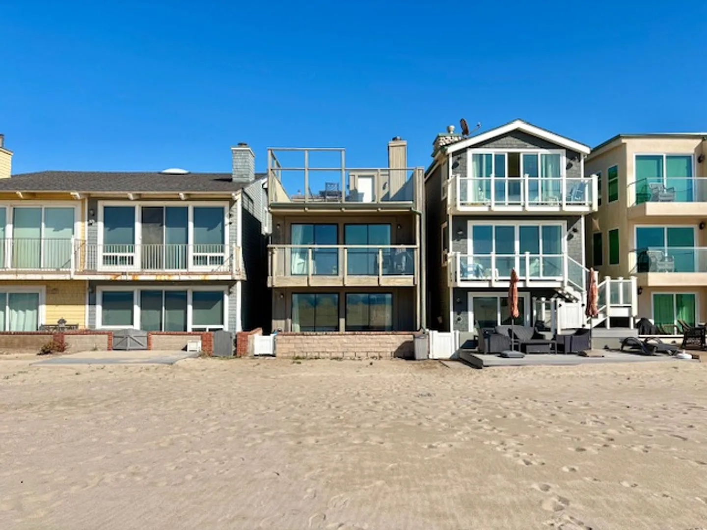 3949 Ocean Dr- MFR — Photo 2