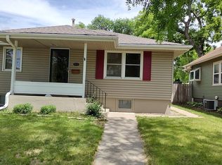 2208 S 13th St, Lincoln, NE 68502