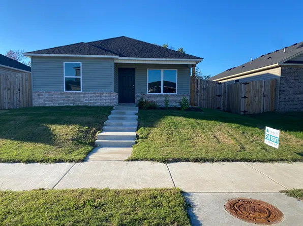 2566 E War Eagle St, Fayetteville, AR