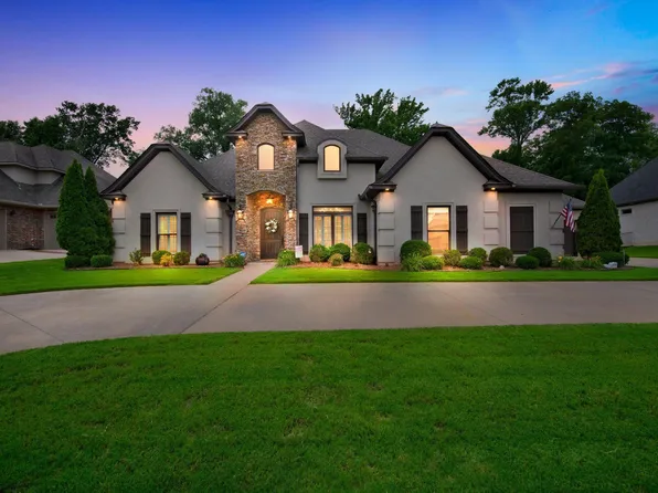 210 Lake Valley Dr, Maumelle, AR 72113