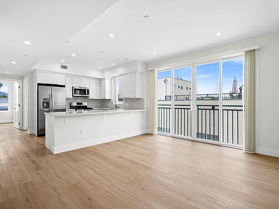 2nd image of 11042 La Maida St #403