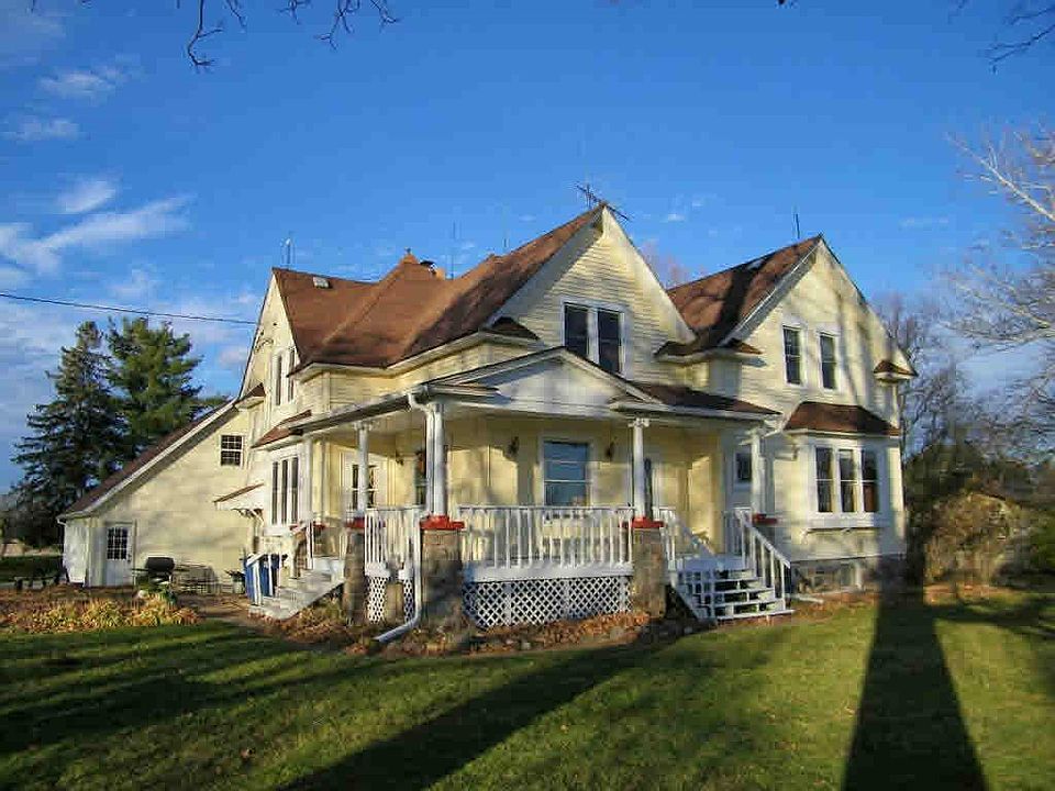 Front View (from driveway)