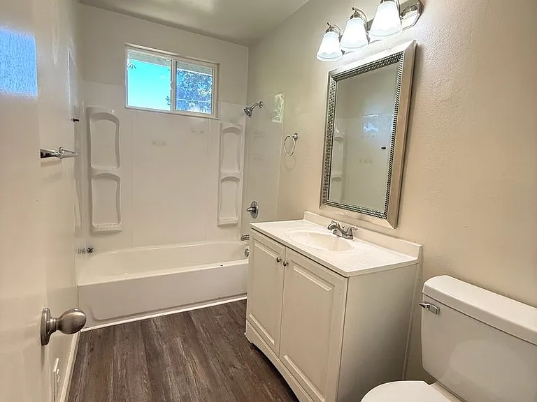 818 Taylor St — Photo 6