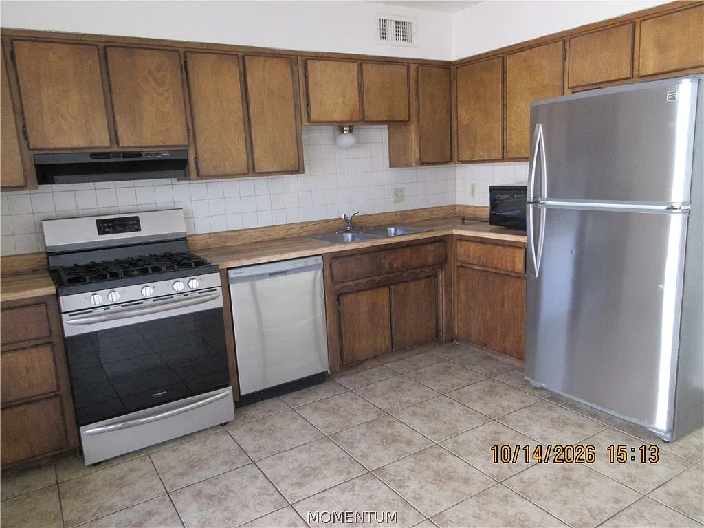 2 bed, 2.0 bath, 900 sqft, $995 — Photo 3