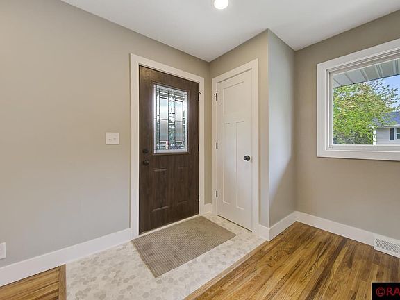 2nd image of 103 S Black Eagle Dr