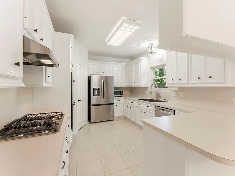 618 W Rollingwood St — Photo 23