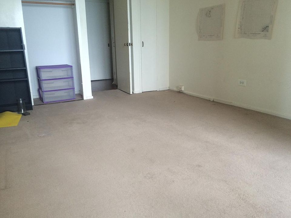 2nd image of 6030 N Sheridan Rd #11
