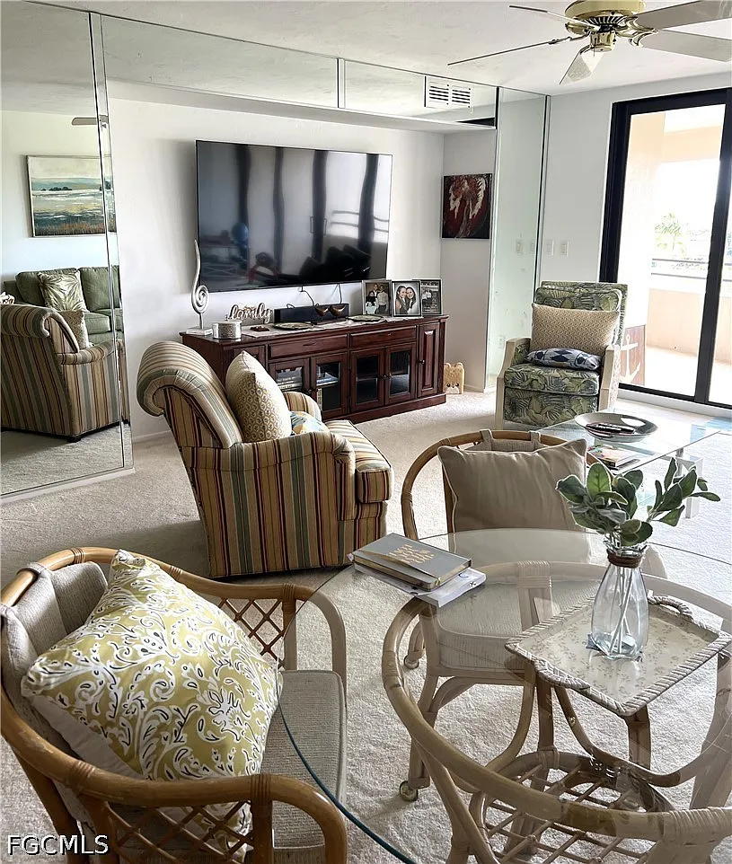 2 bed, 2.0 bath, 2215 sqft, $5,500 — Photo 3