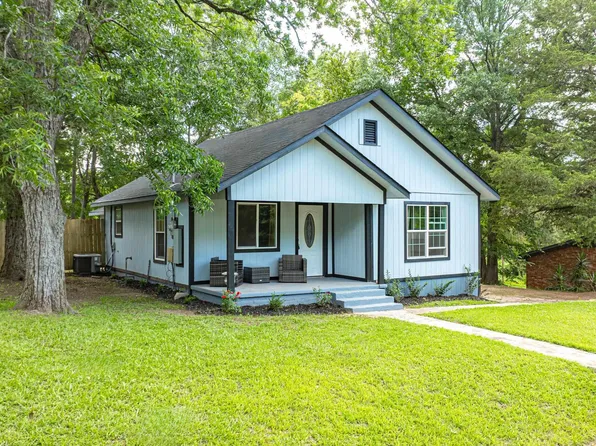 813 W Butler St, Gilmer, TX 75644