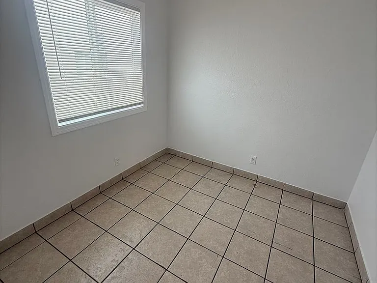 842 Alamitos Ave — Photo 5